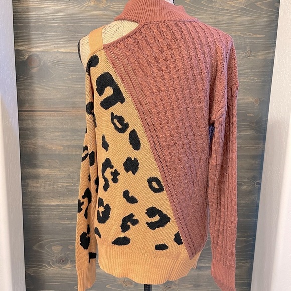 New Boho Leopard Print Sweater Womens Size Medium Mocha Brown Cold Shoulder Top - Picture 4 of 13